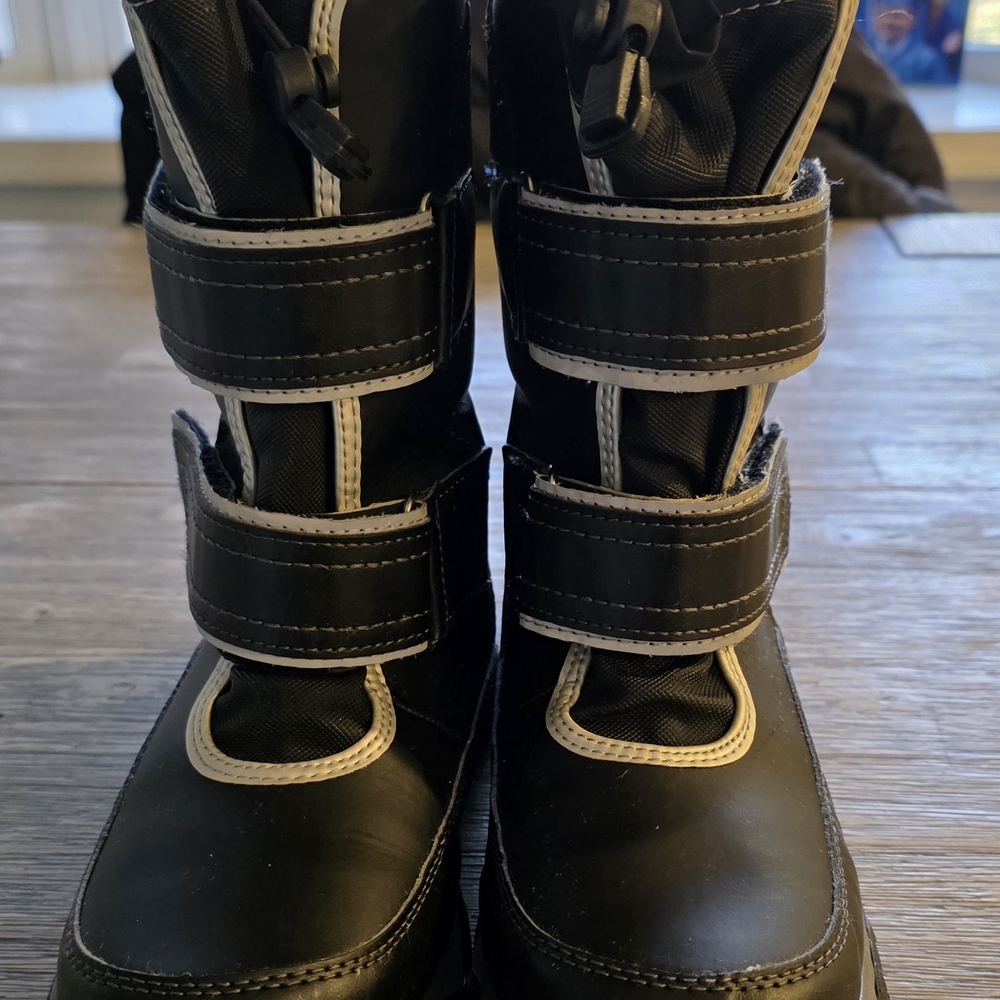 Kids Lands End Black Winter Boots.